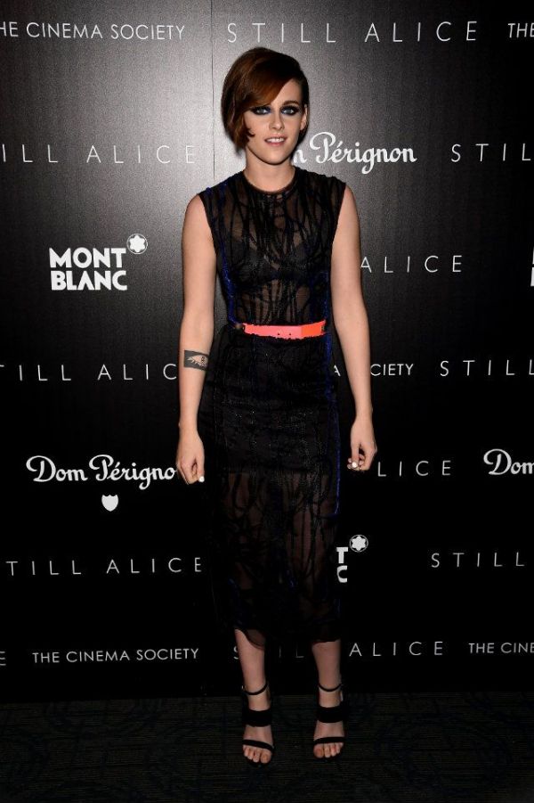 Kristen Stewart, o schimbare de stil remarcabila. Cum a aparut la promovarea noului ei film, Still Alice